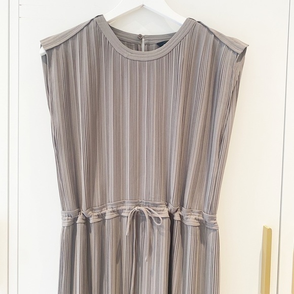 𝅺BNWT Club Monaco Pleated Maxi Dress - Picture 8 of 13